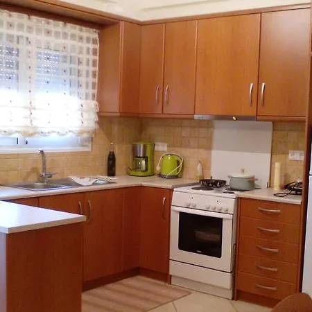 3 Asteria Apartment Kompoi